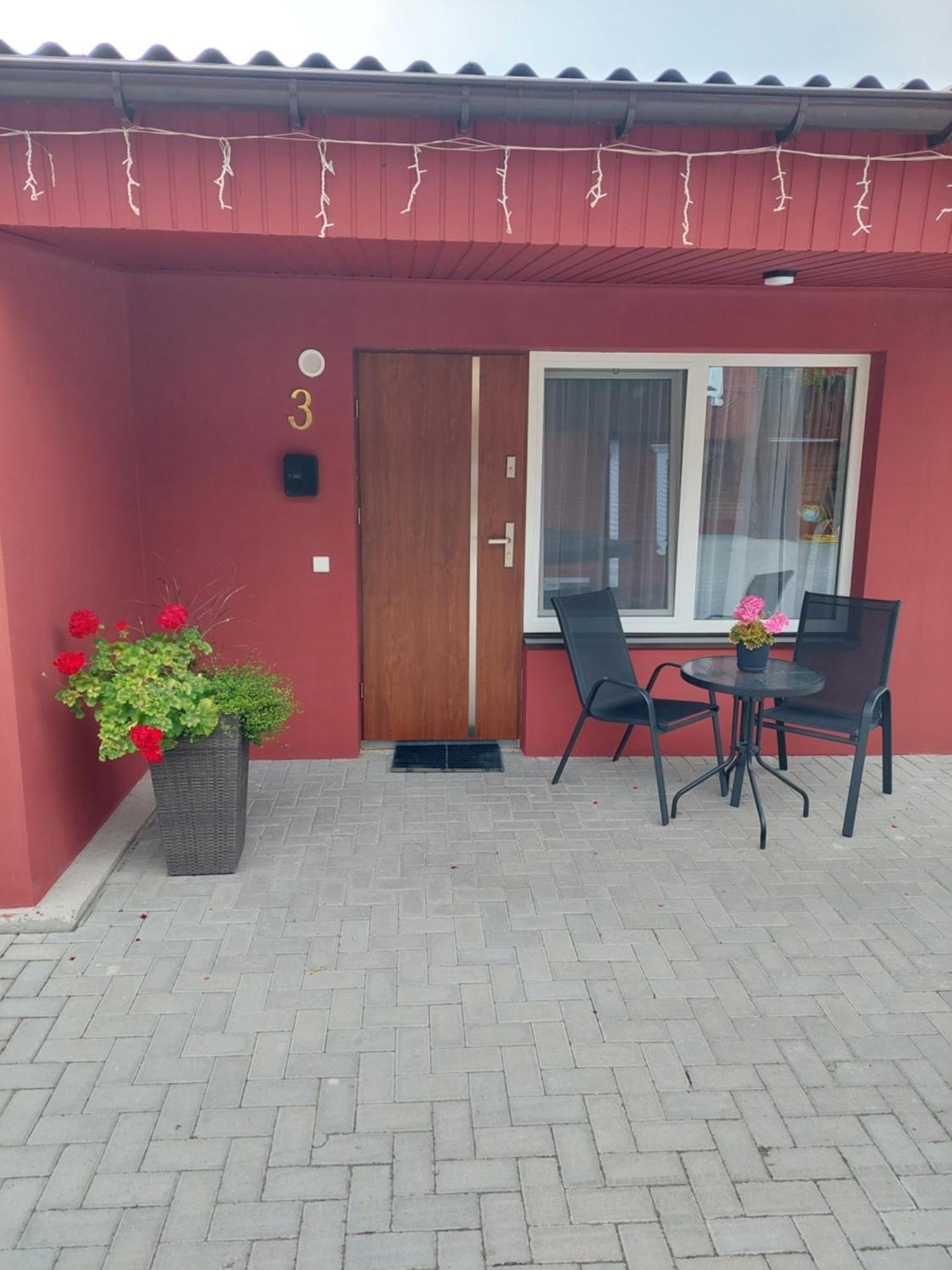 Lapiu Ola Apartment Utena Exterior photo